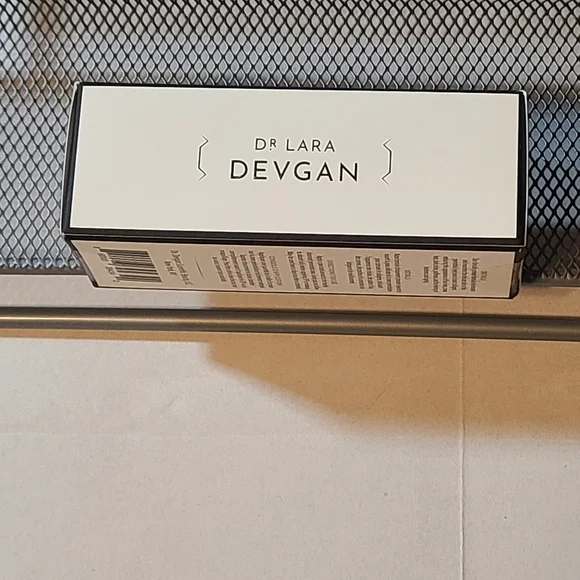 Dr. Lara Devgan Peptide Eye Creme NIB .53 Oz/15 G - Picture 4 of 8